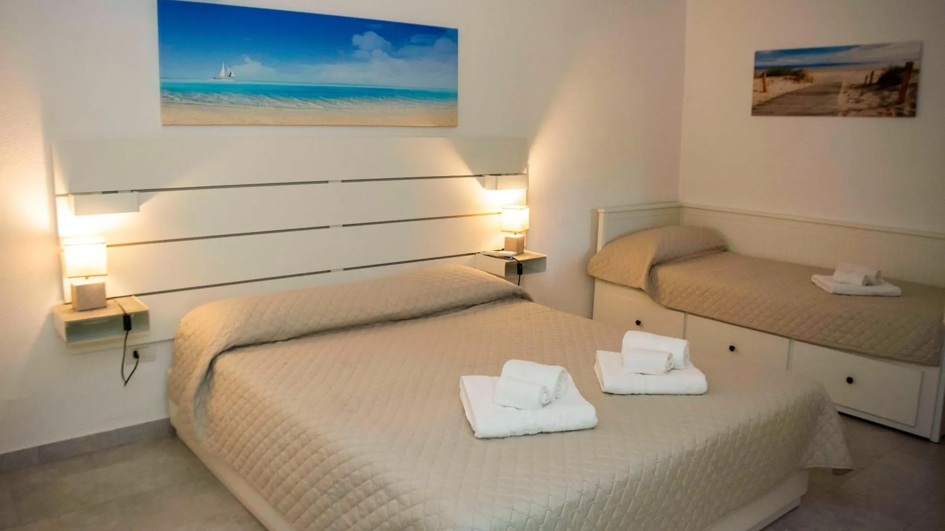 Ampio Trilocale Sul Golfo Di Marinella Villa Tatil Evi